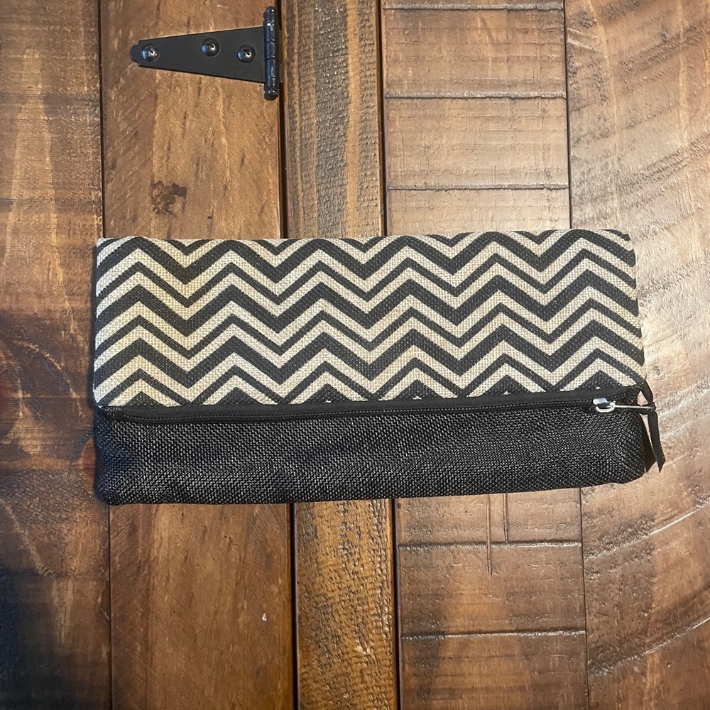Zipper Clutch